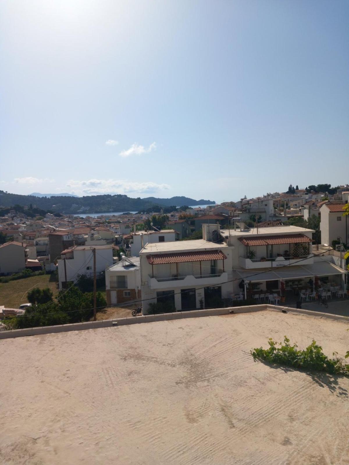 Katerinas Apartmens Skiathos Town Exterior photo