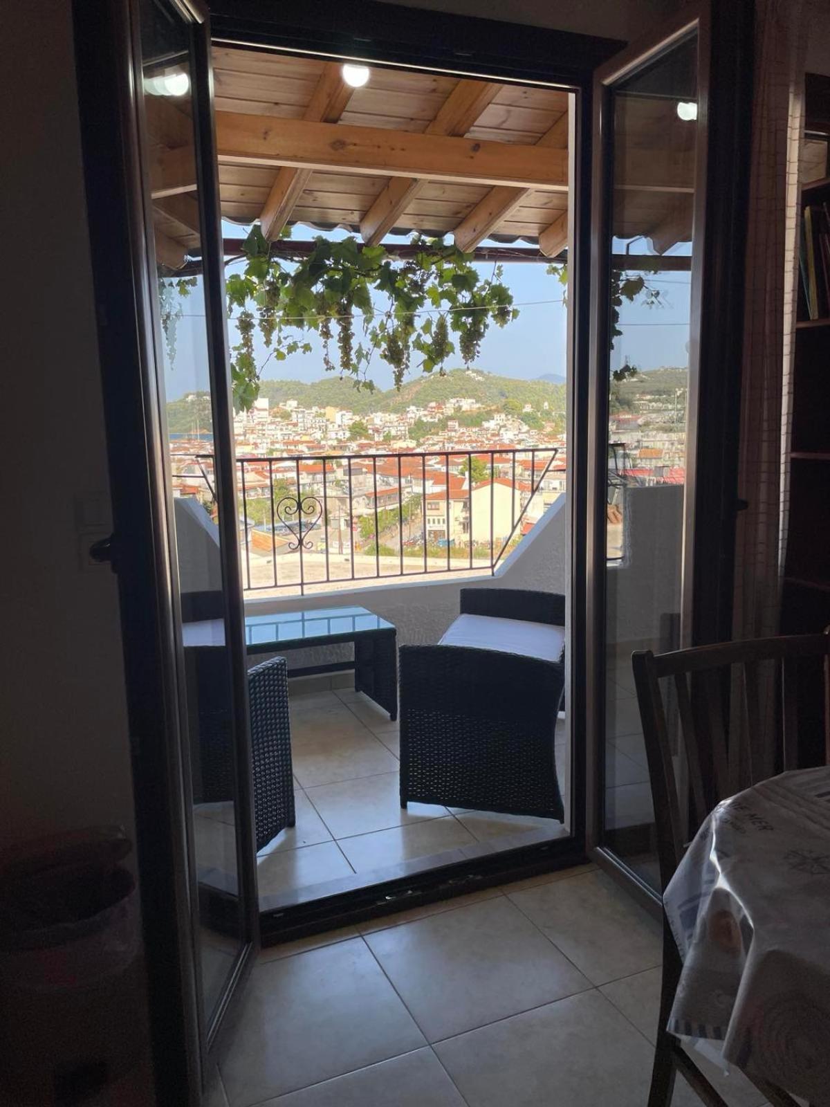 Katerinas Apartmens Skiathos Town Exterior photo