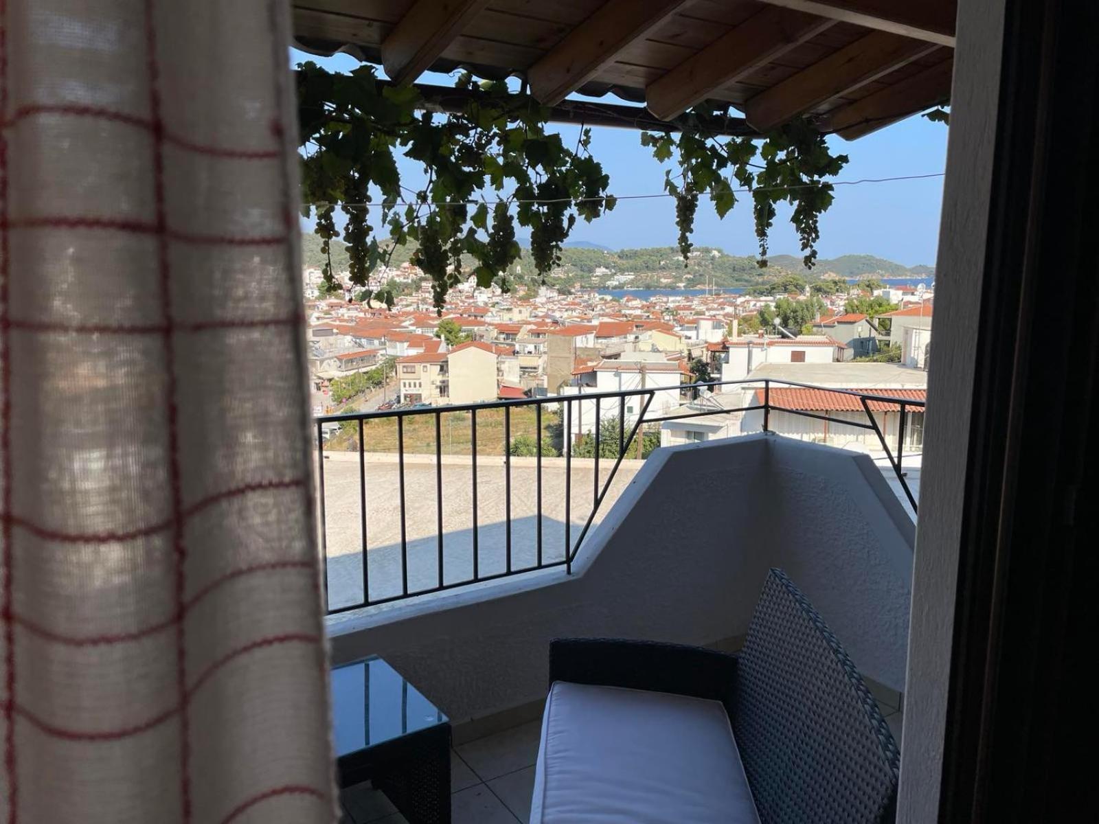Katerinas Apartmens Skiathos Town Exterior photo